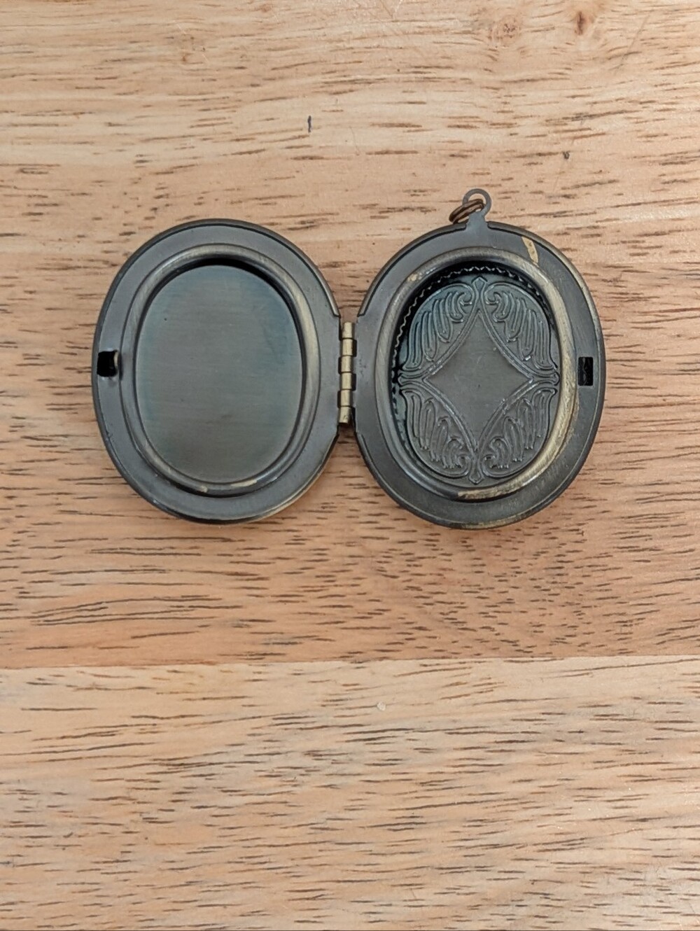 EUC A Cagey Bee Handmade Antique Robot Locket - Picture 4 of 4